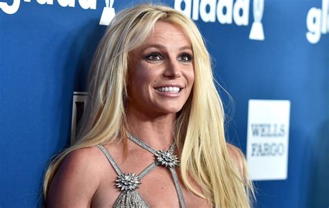 has britney spears ever been nude|Britney Spears poses naked in pictures from paradise after